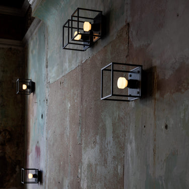 Caged Wall | Lille | Sort Marmor