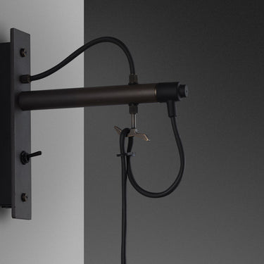 Væglampe | Hooked Wall | Small | Shade | Graphite