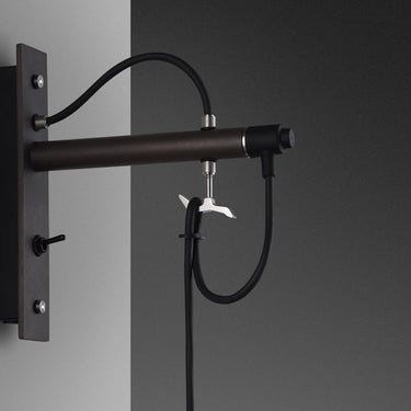 Væglampe | Hooked Wall | Large | Graphite | Shade
